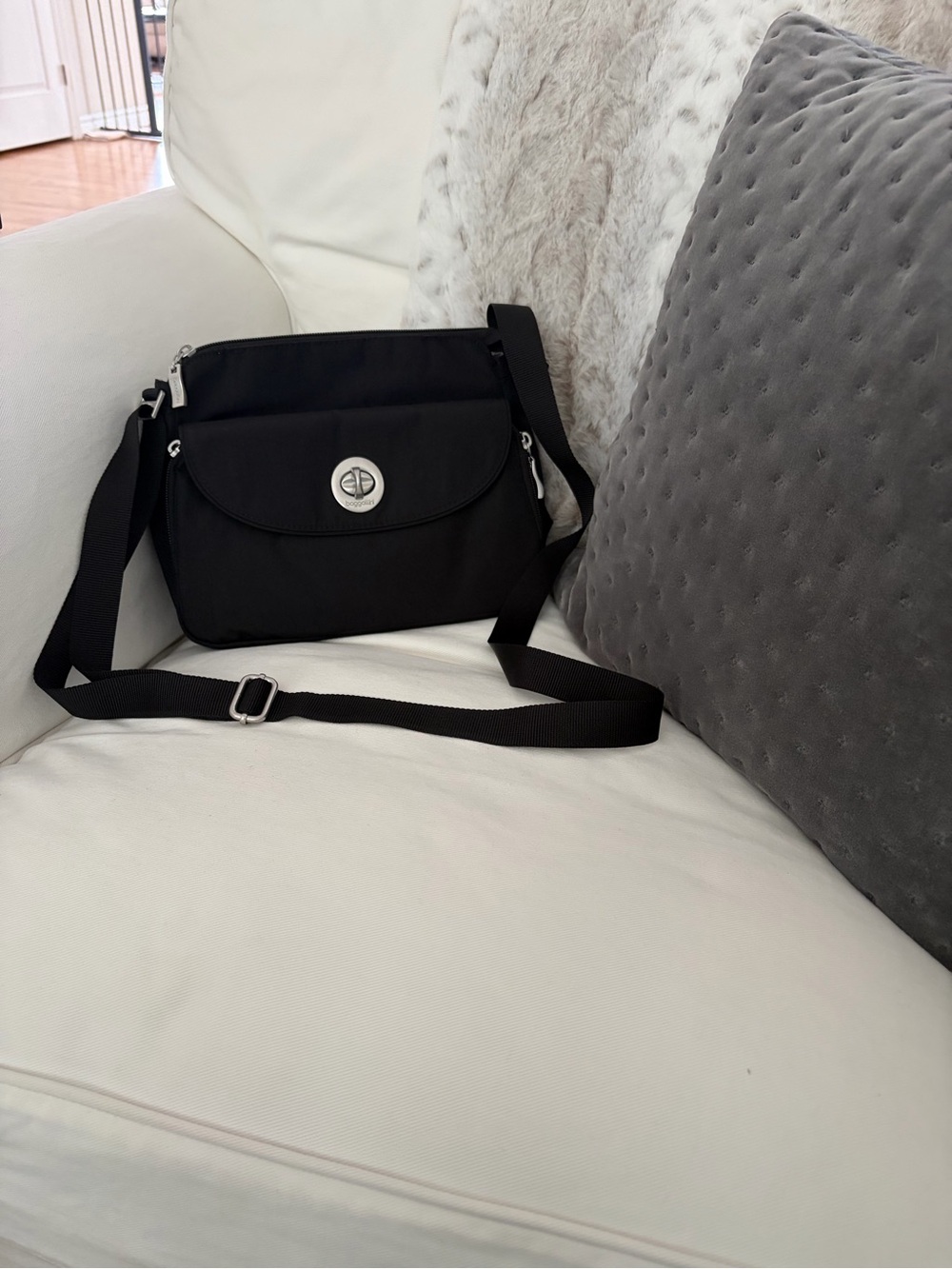Baggallini Calais Crossbody